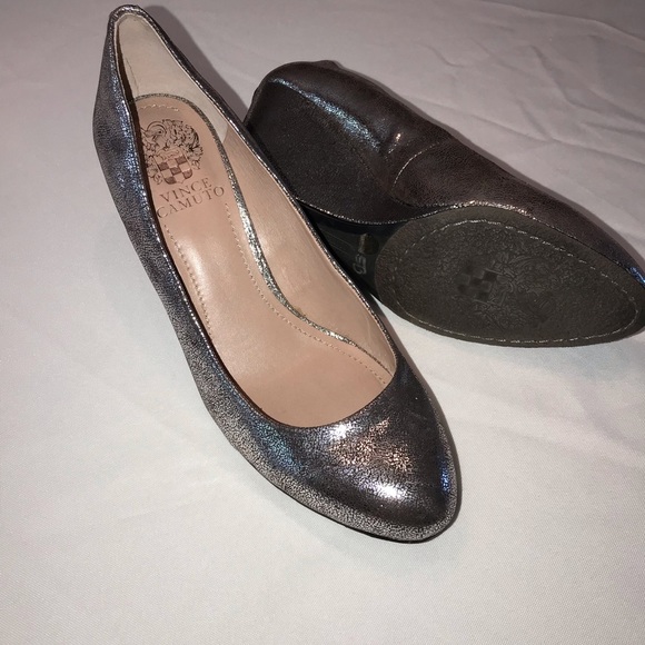 💋 Vince Camuto 7.5 Enchanted Melle Silver wedges - Picture 2 of 5